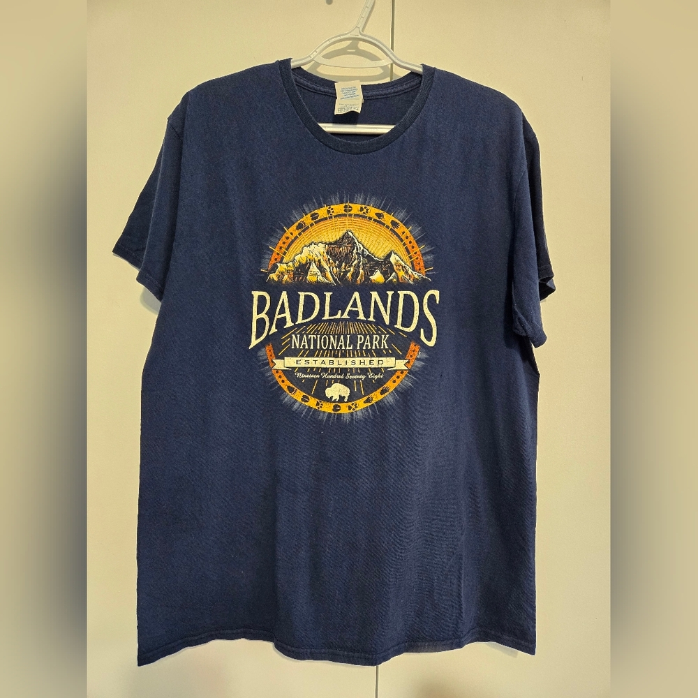 Badlands National Park Graphic Tee L Navy‎ Blue Delta Pro Weight Buffalo Nature